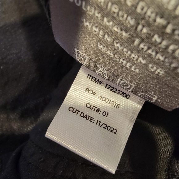 Torrid Crop Boyfriend Jean - Classic Denim Black Medium Wash Plus Size 20 NWT! - Picture 15 of 17